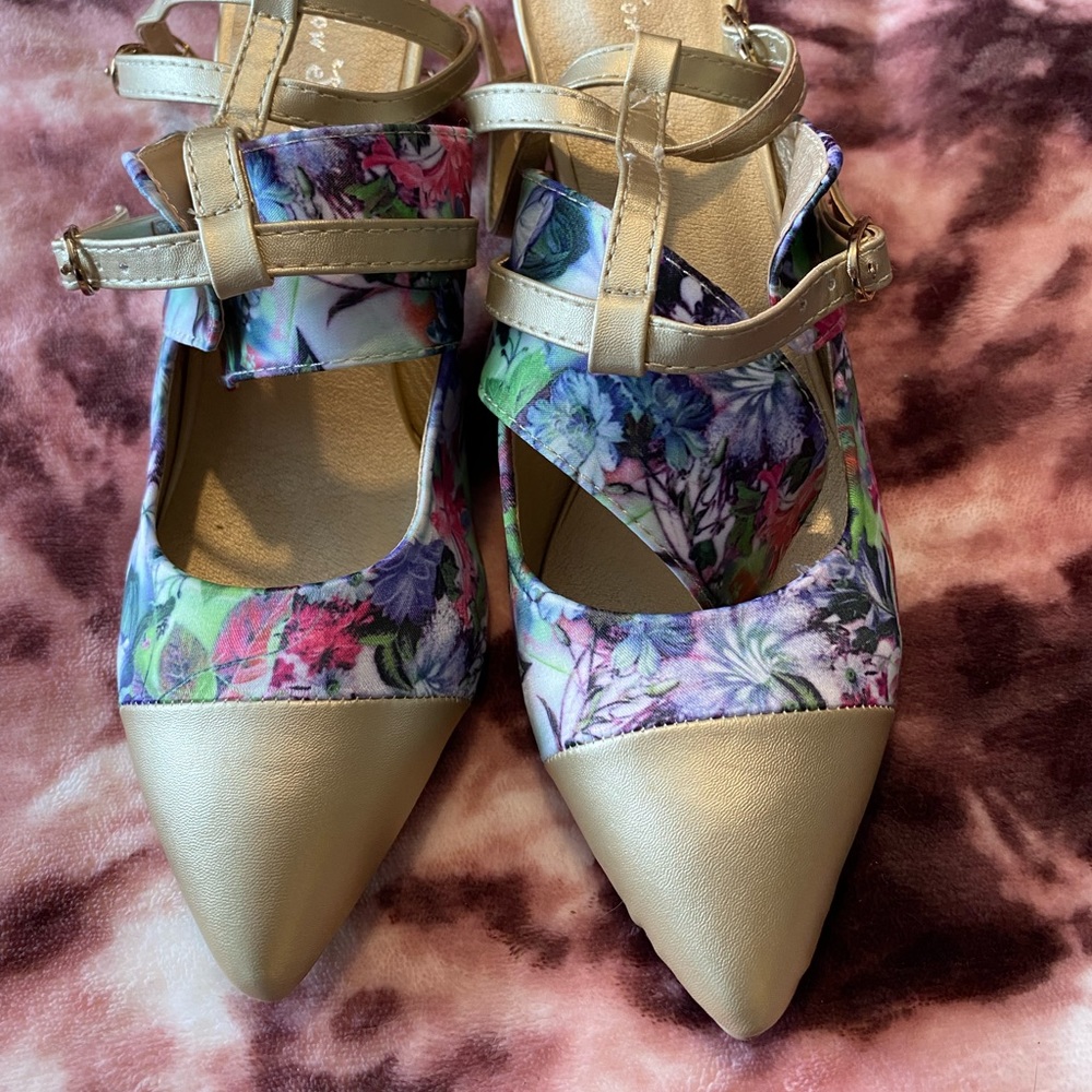 Fabulous little size 8 shoes